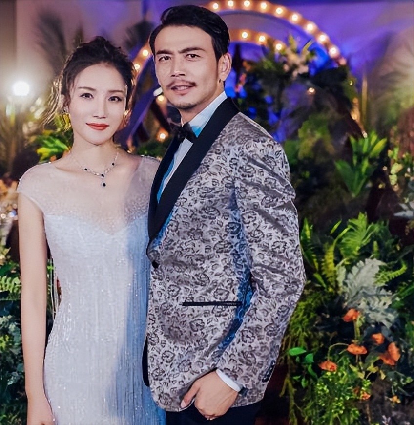 杨烁现实中的妻子,杨烁个人资料和老婆