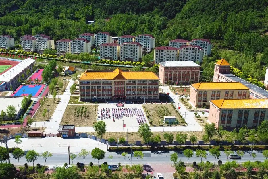 创建国家义务教育优质均衡发展县|走,到黄龙县第二小学看一看!