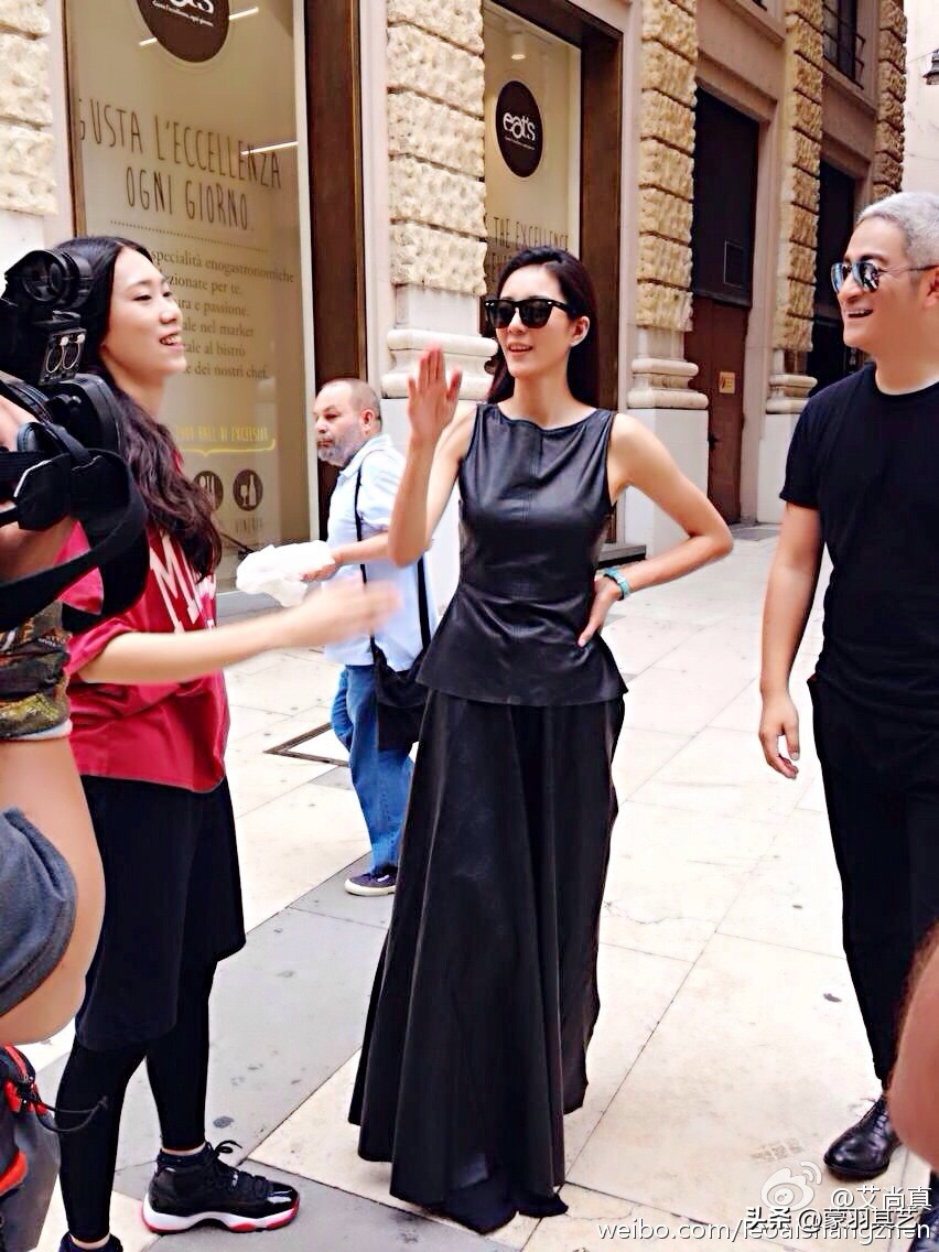 中国黄金比例身材第一人,曾经中国第一富豪