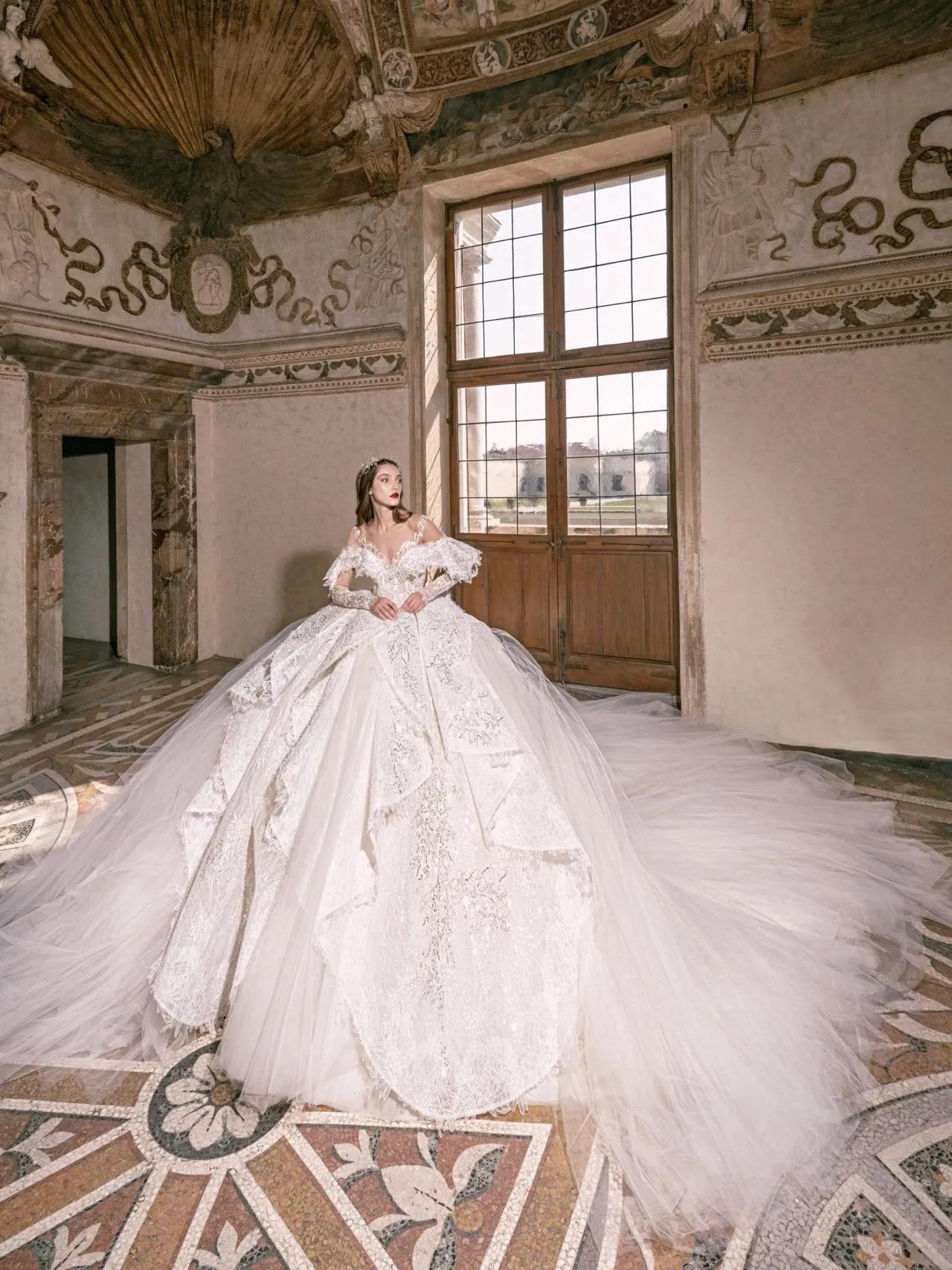 juliakontogruni奢华高定婚纱礼服,juliakontogruni是高定品牌吗