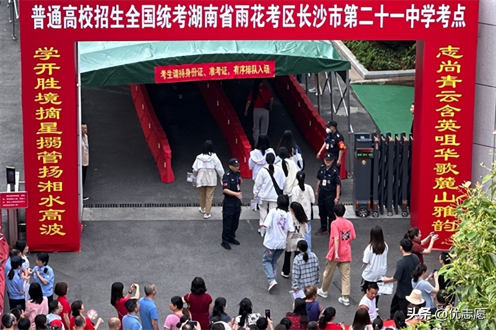 直击高考现场2018,直击高考第一现场助力高考