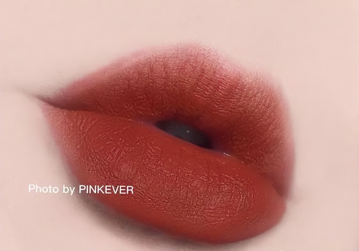 超级显白的口红黄皮女生,正红色口红不掉色不沾杯黄皮显白