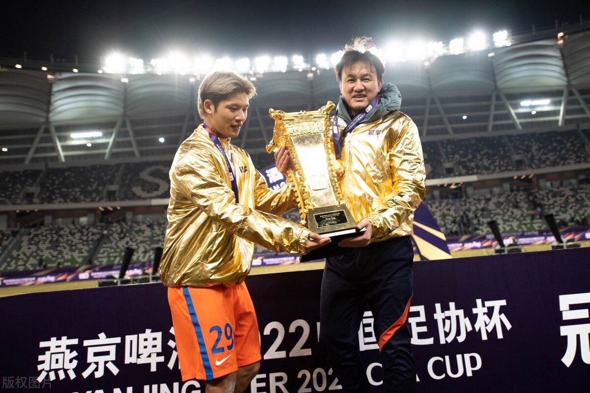 用成绩说话,中超最佳教练郝伟