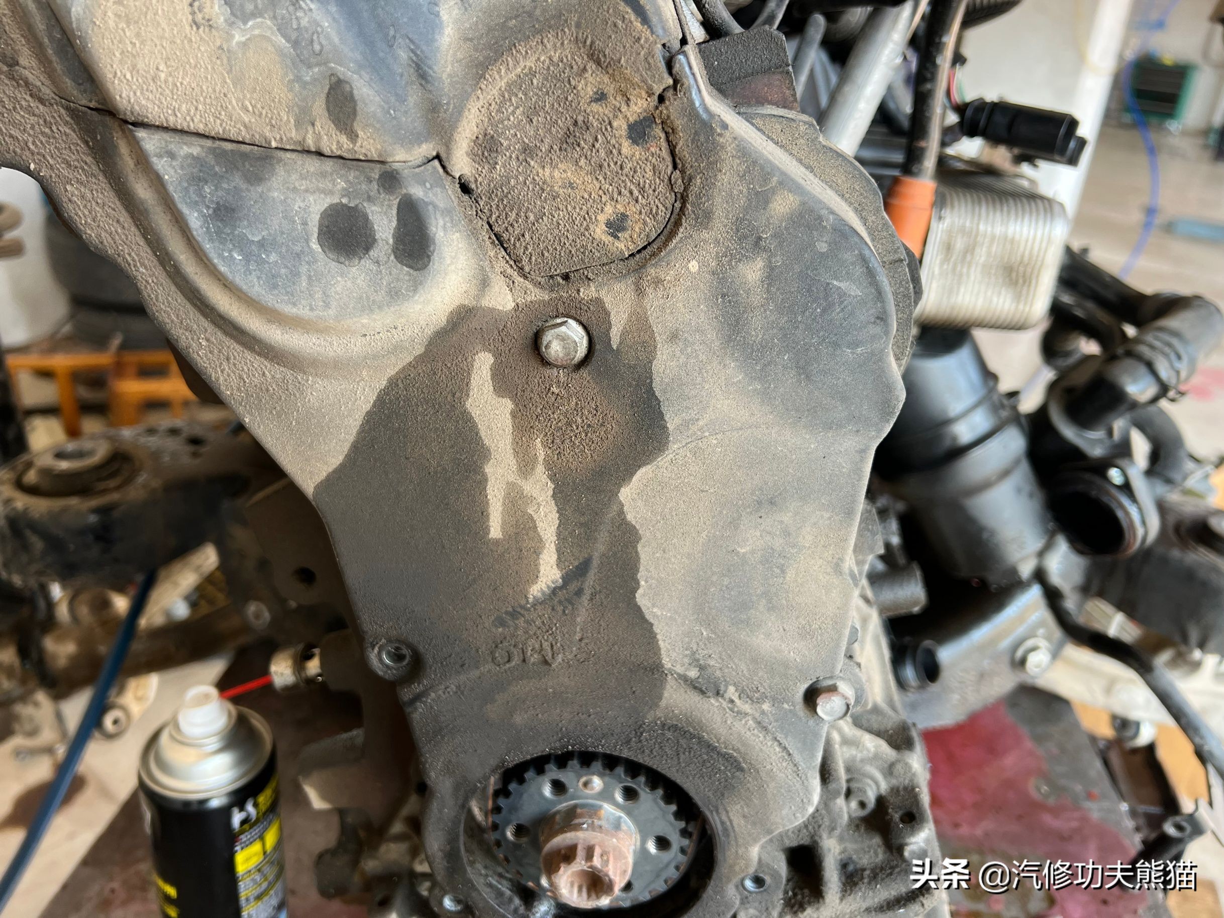 奥迪大众保时捷烧机油专修,2.0t奥迪a6烧机油吗