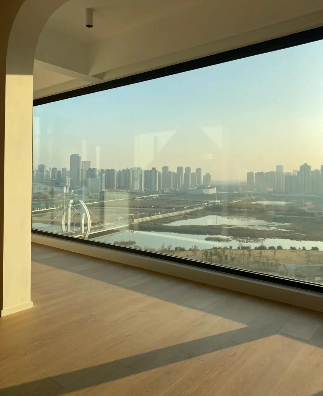 买房子都要装落地窗吗,现在房子为啥不让做落地窗了