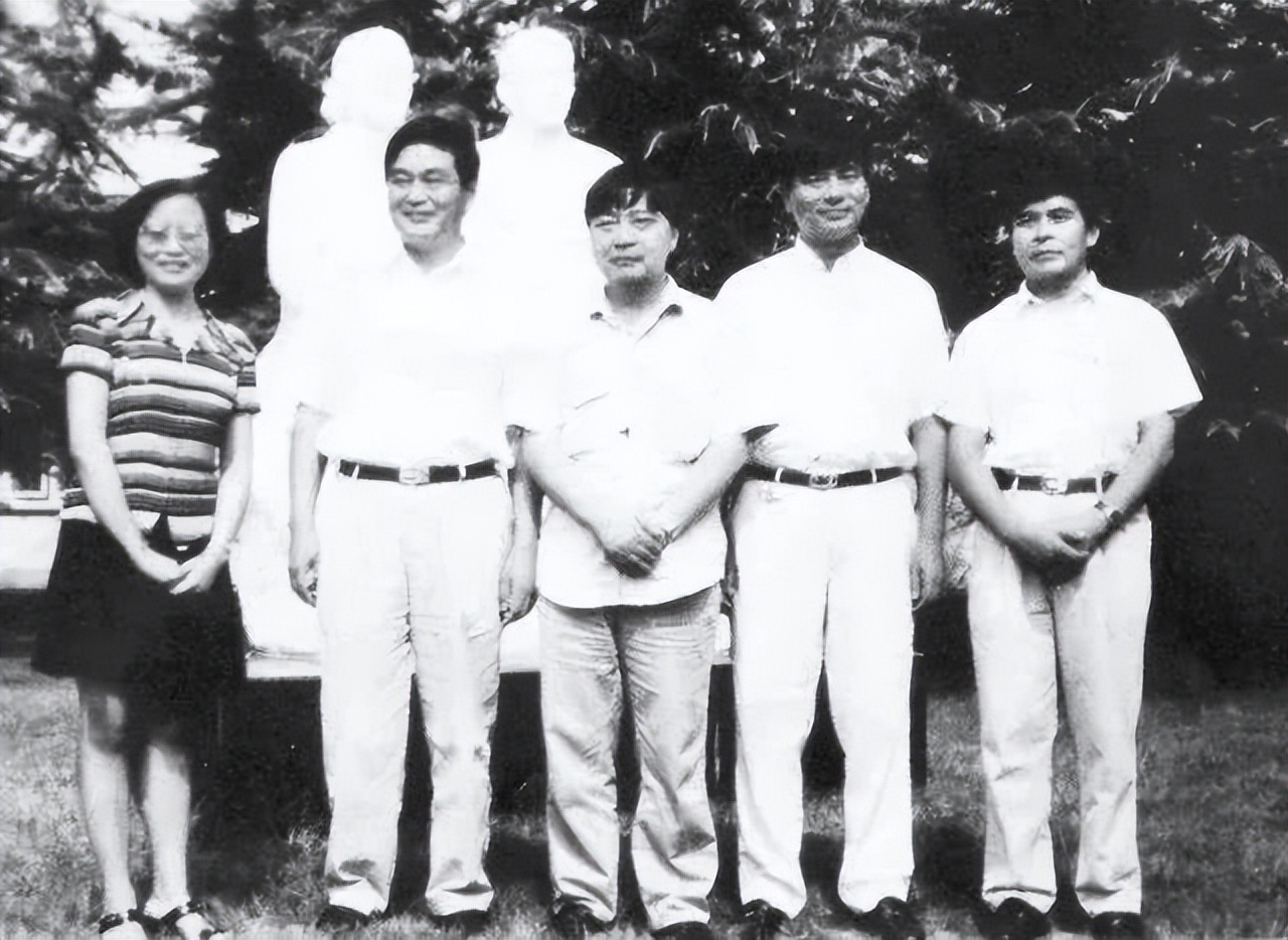 靠10万元发家的江苏首富,1000元起家的四川首富