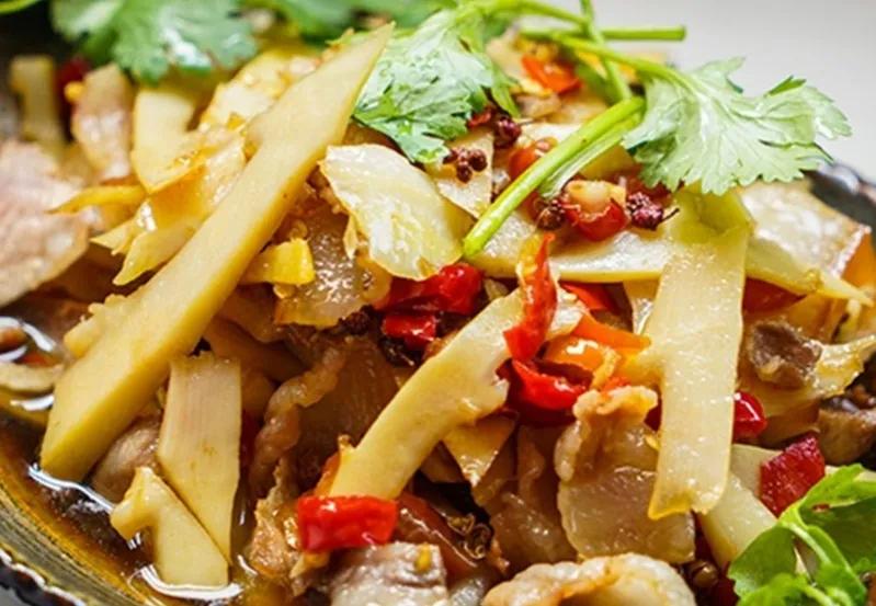 食在贵州农家特产,遵义桐梓马鞍山转盘方竹笋火锅