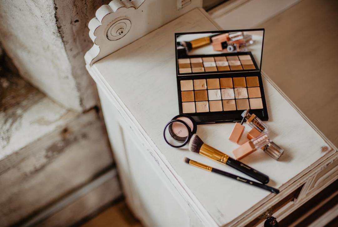 时代的眼泪化妆品美宝莲,美宝莲甜铁锈红