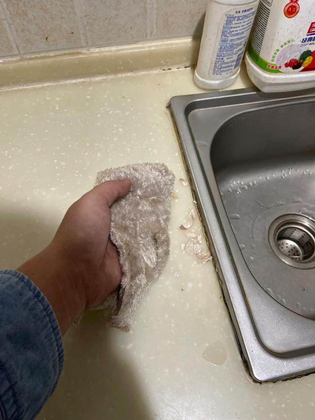 台下盆怎么安装才不会掉而且好看,台下盆怎么装不容易掉