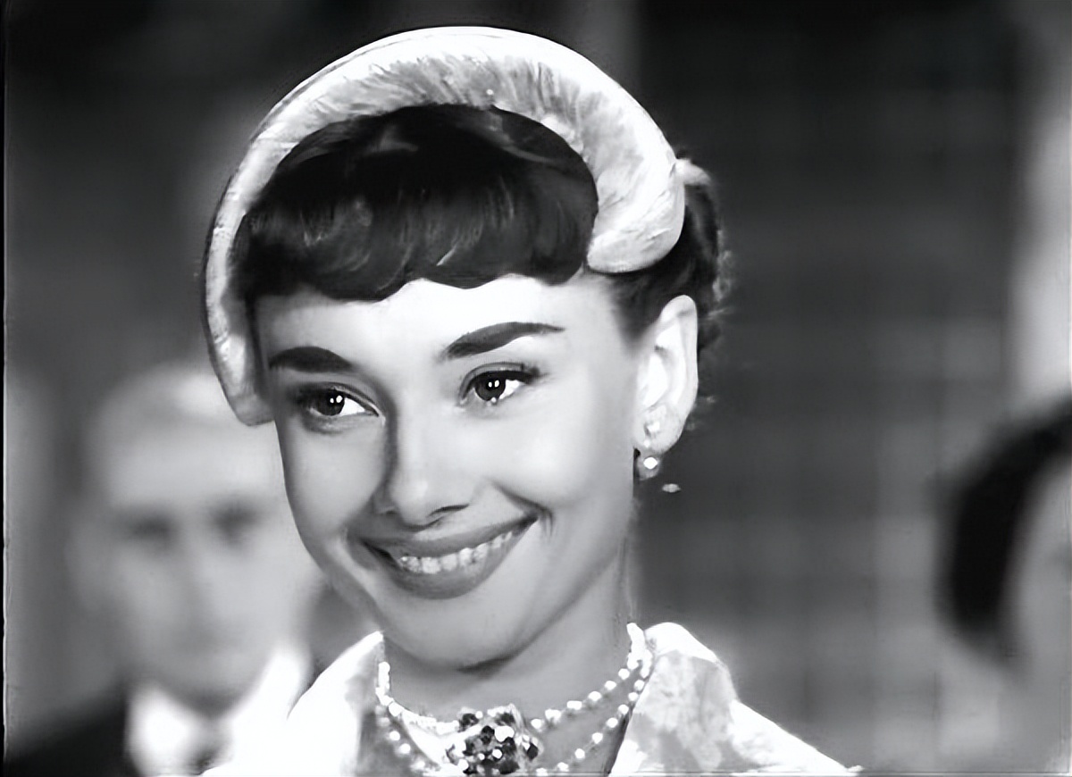 重温经典电影罗马假日的感悟,经典罗马假日电影镜头分析