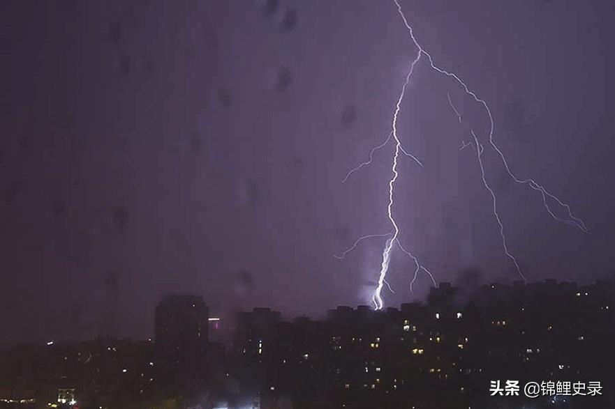 温州动车事故小伊伊被救过程,动车事故幸存女孩小伊伊