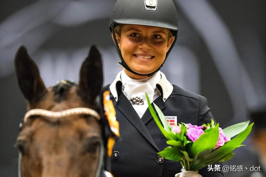 足球星坛巨星梅西的背后故事,球王梅西的传奇足球之路