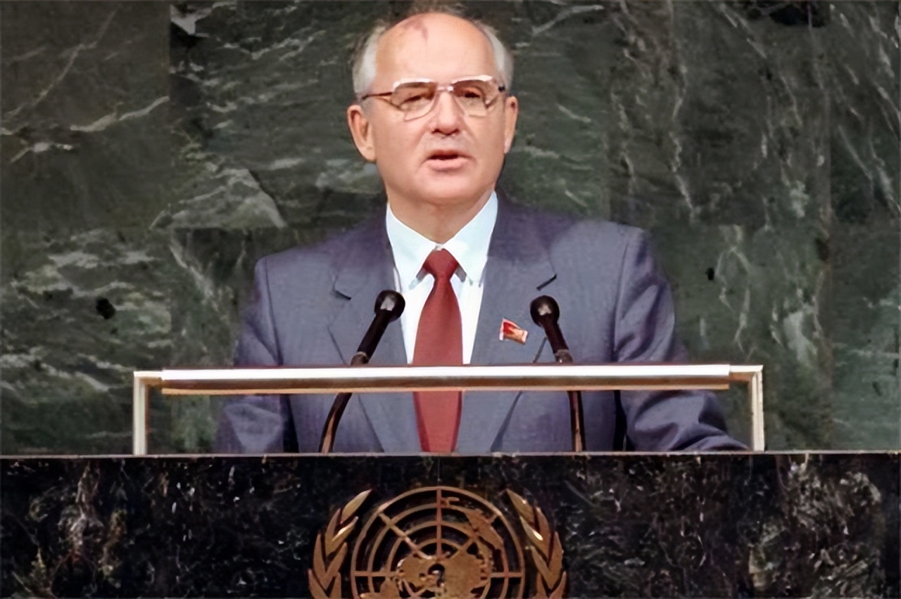 苏联74年，有个问题困扰每一代领导人，却被基辛格看透