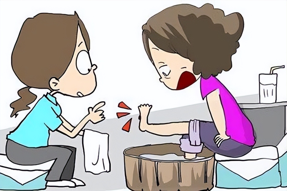 男子长了1000个鸡眼,58岁男性脚底长了一个包一碰就疼