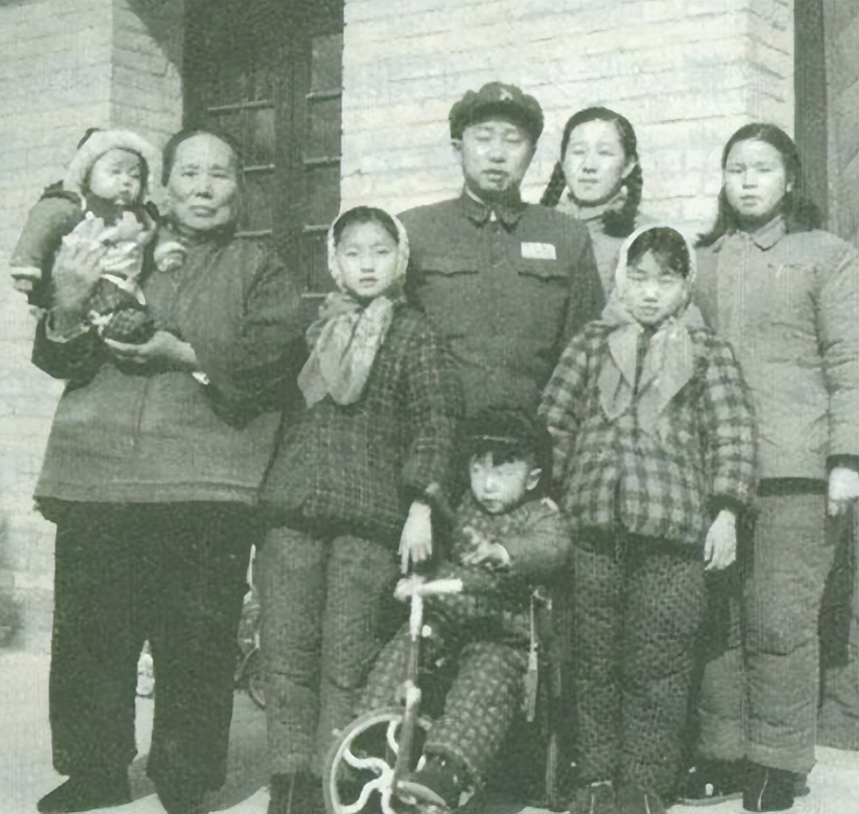 69年毛主席特邀彭绍辉来*安门天**城楼，深情感慨：你是我的真老乡