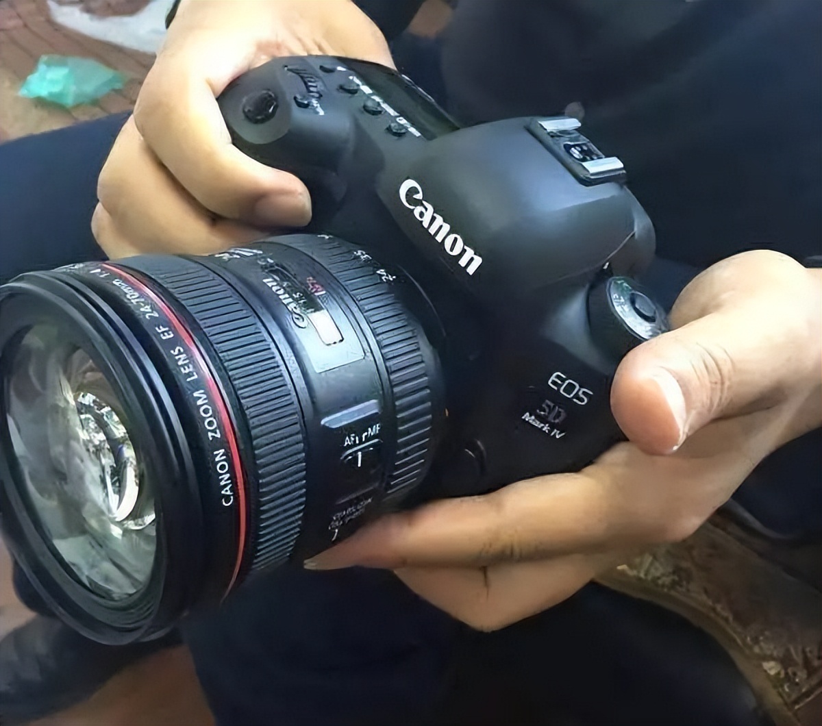 百子湾女模告诉我，晚上有人在她家门口放低温蜡烛，令我大开眼界