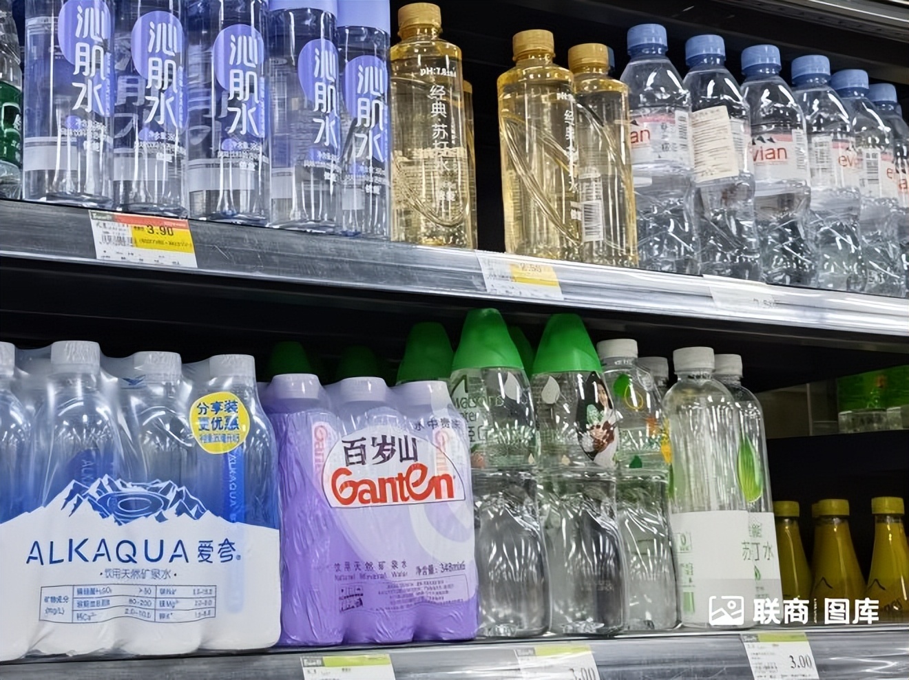 降价后的高端水，能否俘获消费者的芳心？