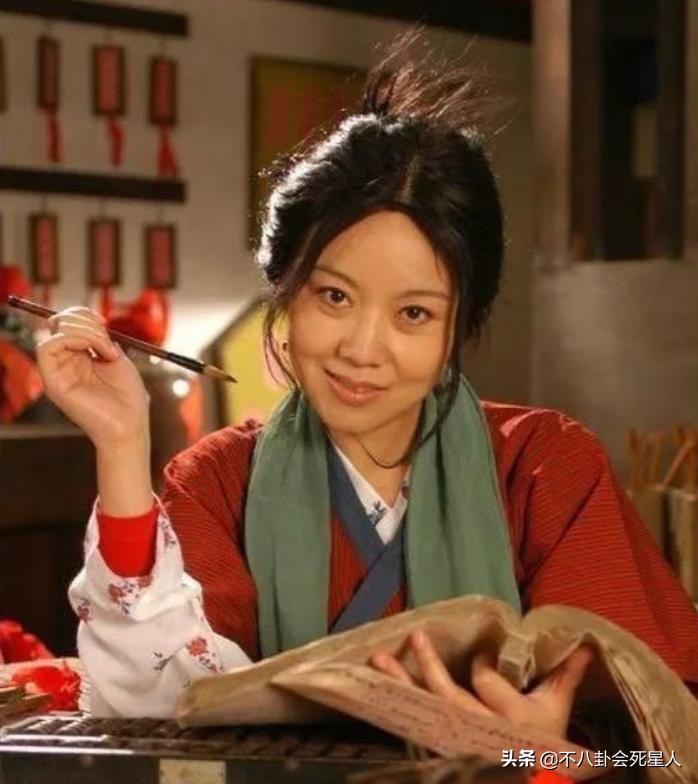 第一眼“丑”，第二眼好看，这7位女星颜值是个谜