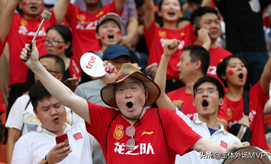 如何看待中国国足,中国足球球员对国足看法