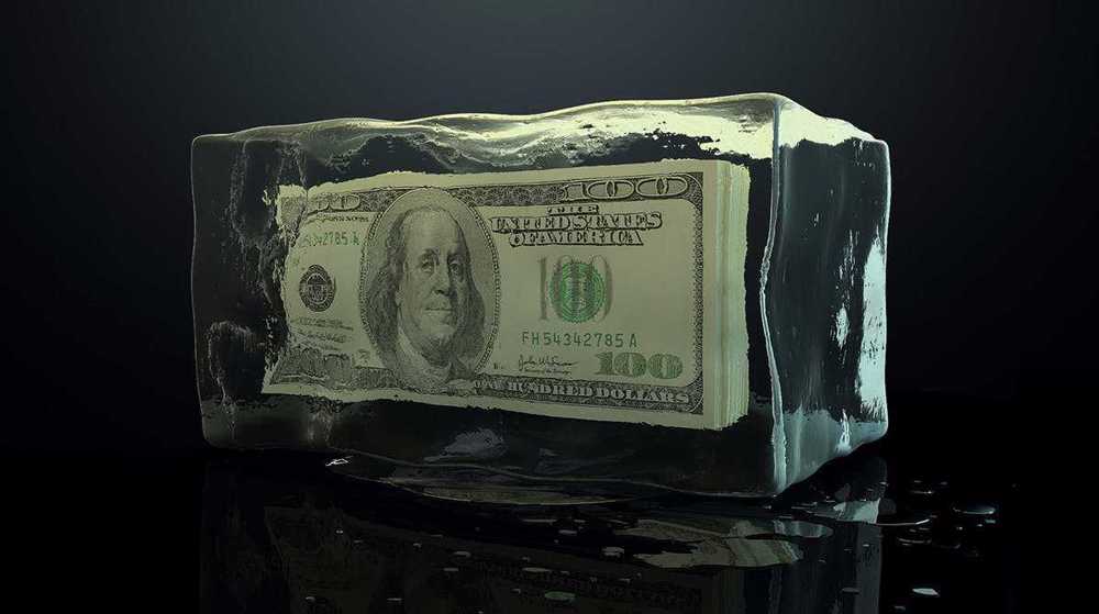 美国半年印钞6万亿美元,为什么美国大量印钞而美元不贬值