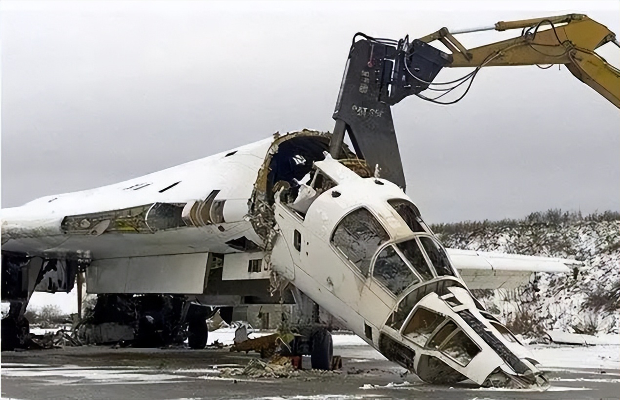 缇庝縿闄愬埗鍐涚伀鏉＄害,缇庝縿杈炬垚鍗忚绂佹鍗栬埅绌哄彂鍔ㄦ満