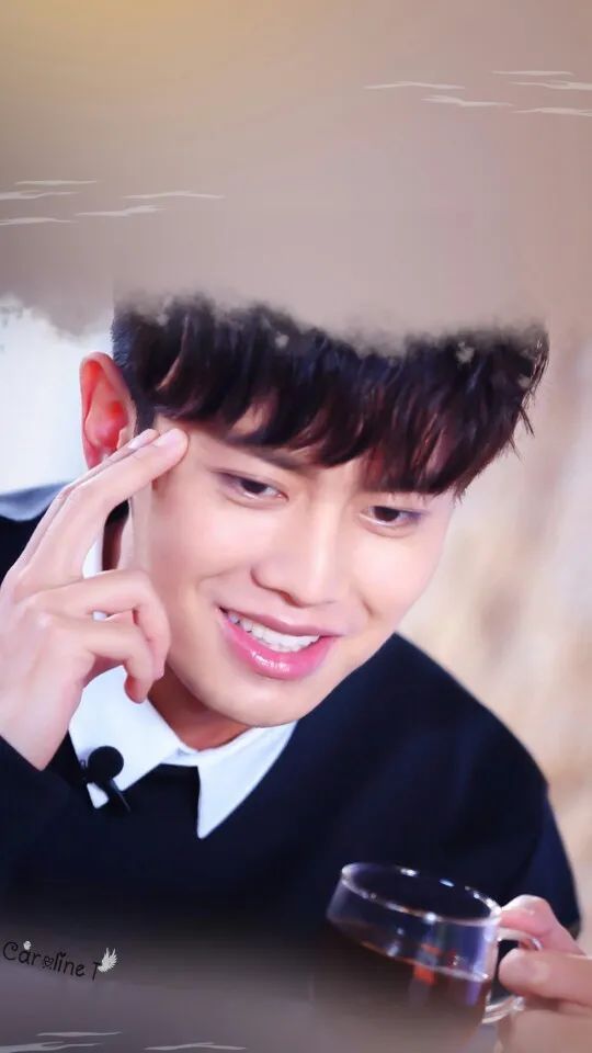 爱豆表格图任嘉伦,任嘉伦头像帅气高清粉色