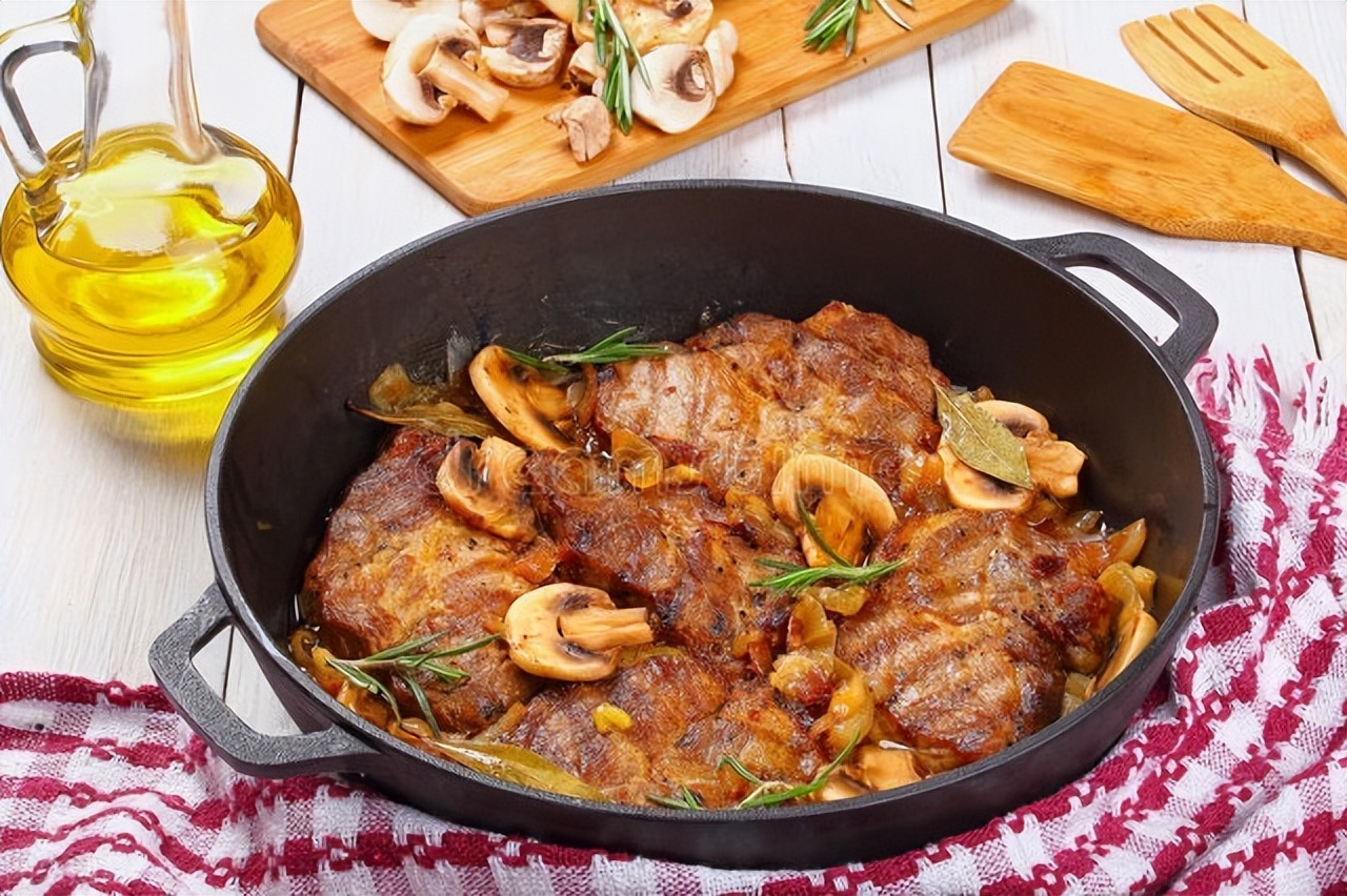 铁锅和德国不锈钢锅哪个更好,德国铁锅不粘锅