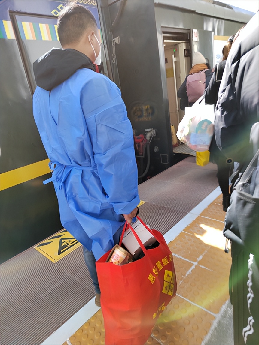 疫情期间坐火车回南宁,疫情期间坐火车回乌鲁木齐