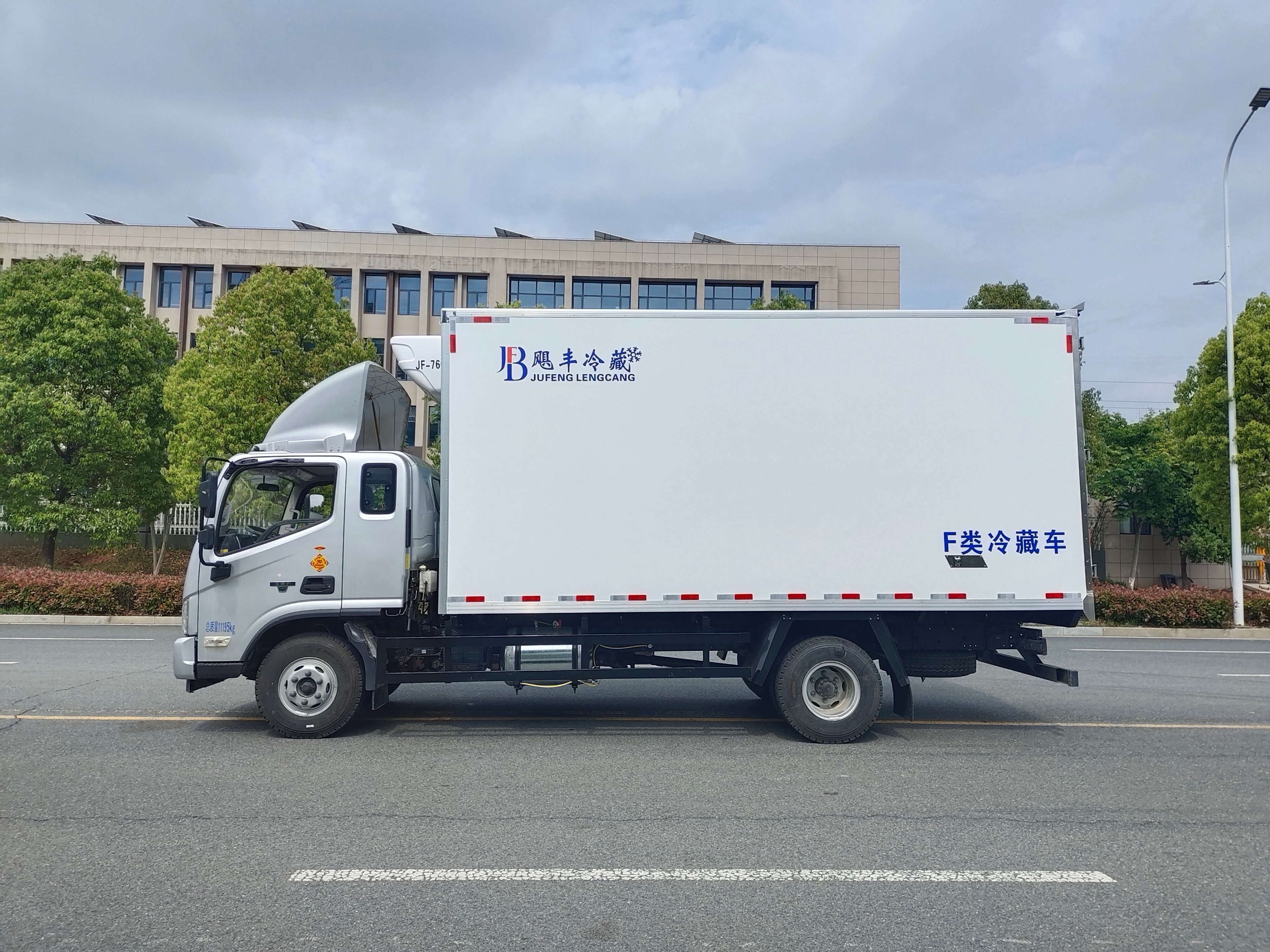 5米2黄牌冷藏车多少钱一辆,黄牌5.2米冷藏车