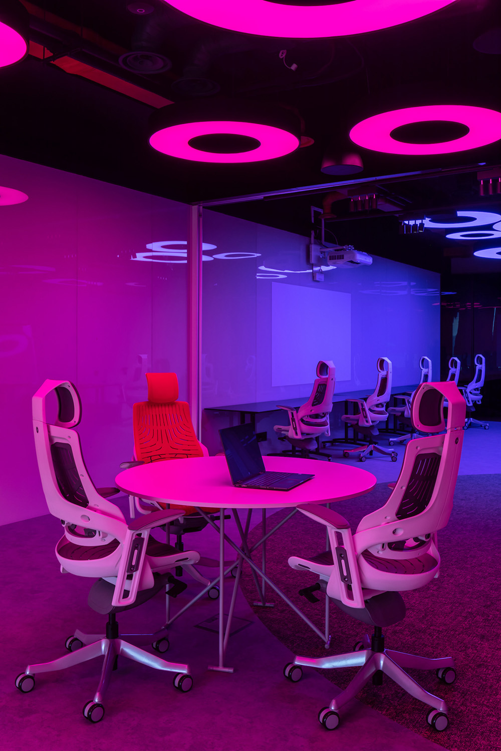 趣味纷呈教育平台Academy2.0基辅办公场所设计欣赏