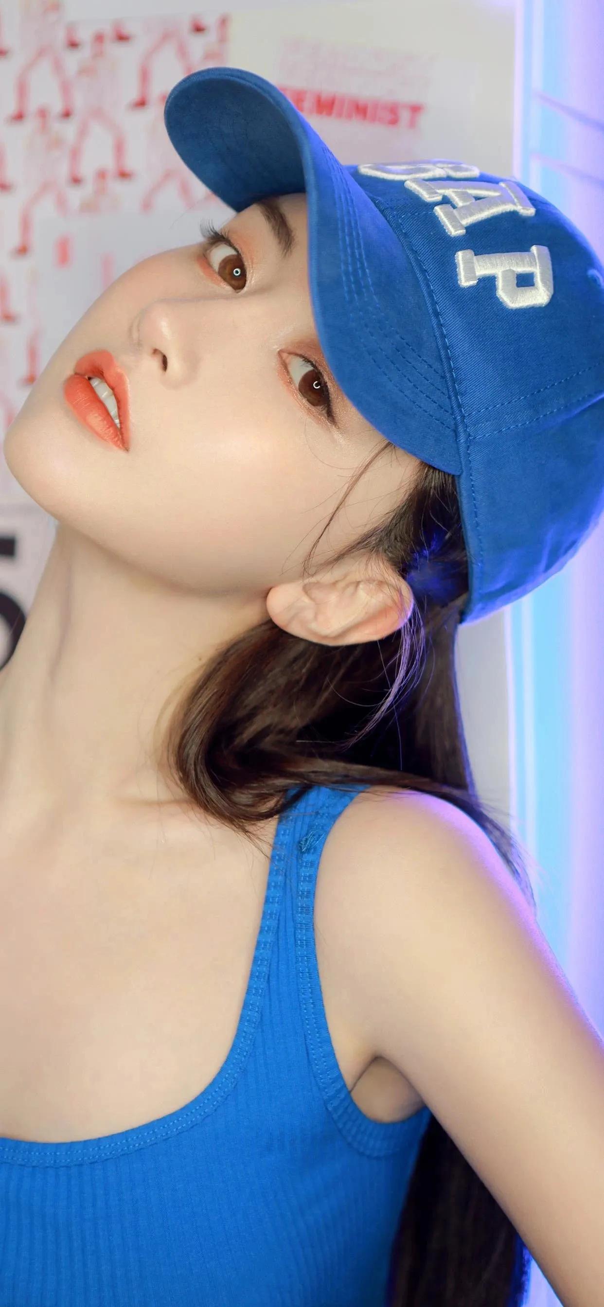 蓝红色美女全屏壁纸,二次元美女壁纸全屏