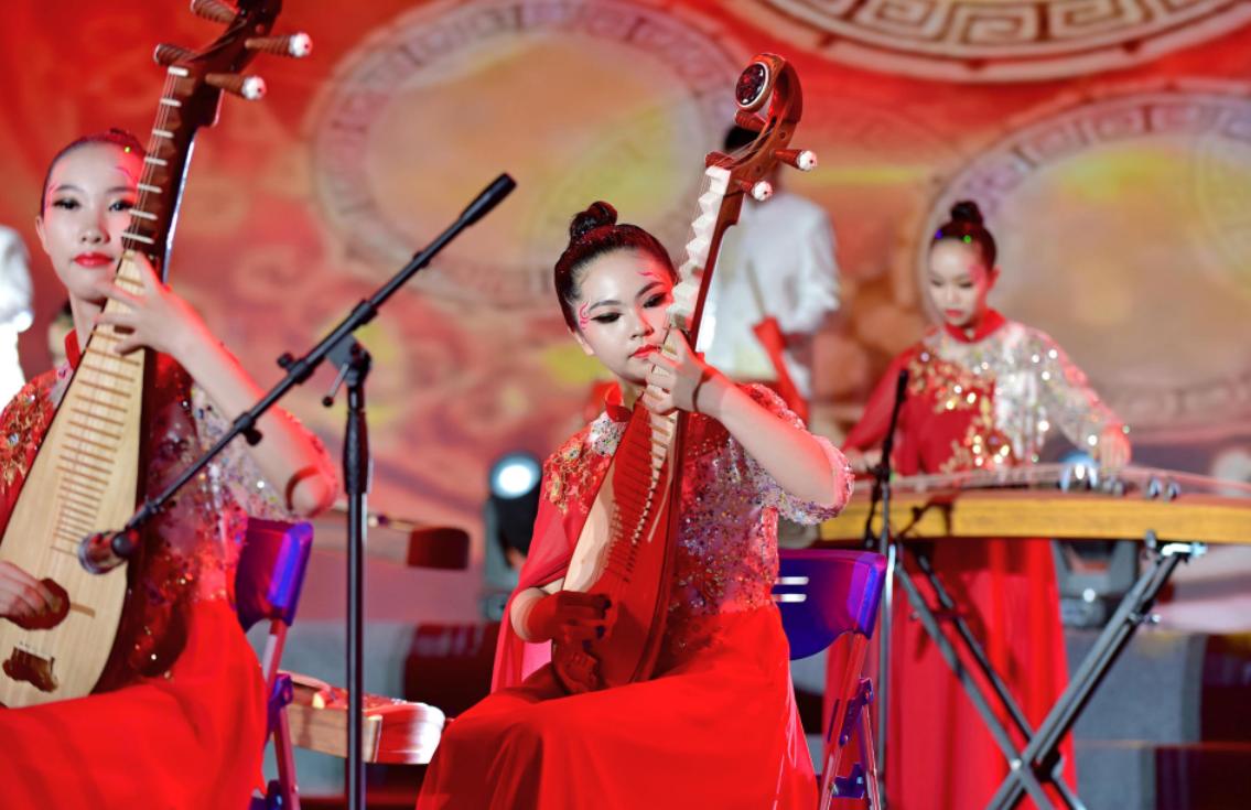 七中、九中捧场！六一汇演，师一学校，办出“五朵私花”独有味道