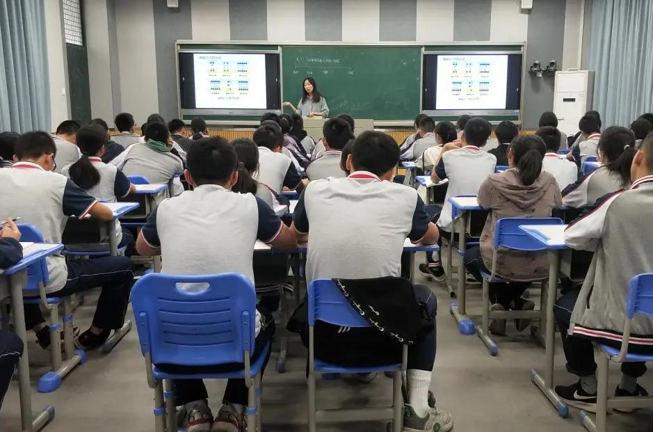 技校女厕兼职事件曝光,女大学生兼职真实事件