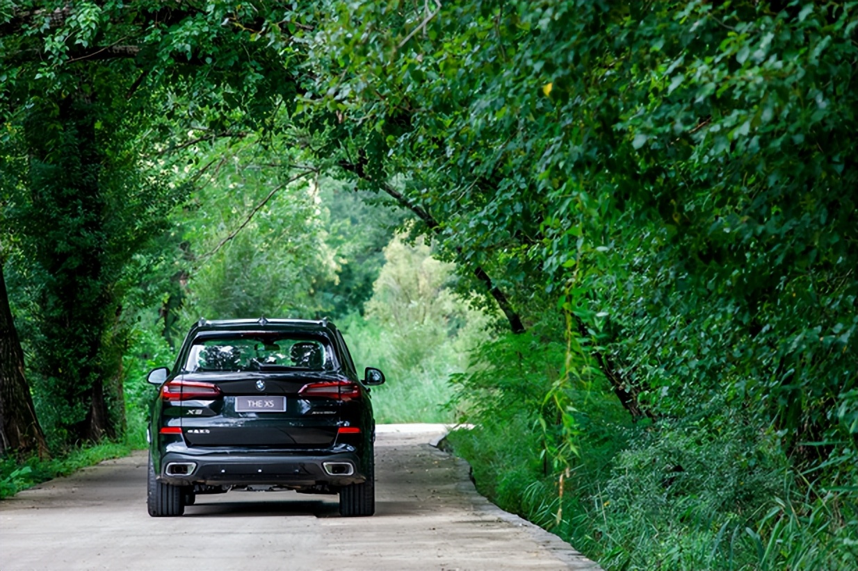宝马x5xdrive30i曜夜版顶配,宝马x5xdrive30li尊享型m运动曜夜