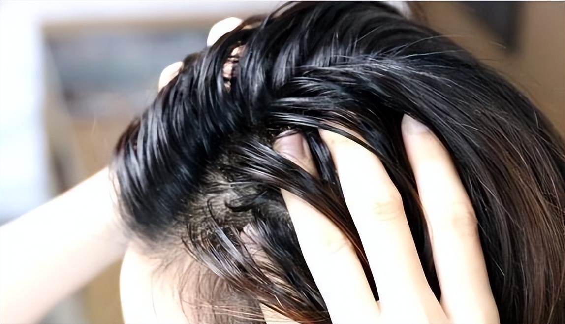 头皮长疙瘩和脓包是什么原因,为什么头皮上经常长脓包和疙瘩