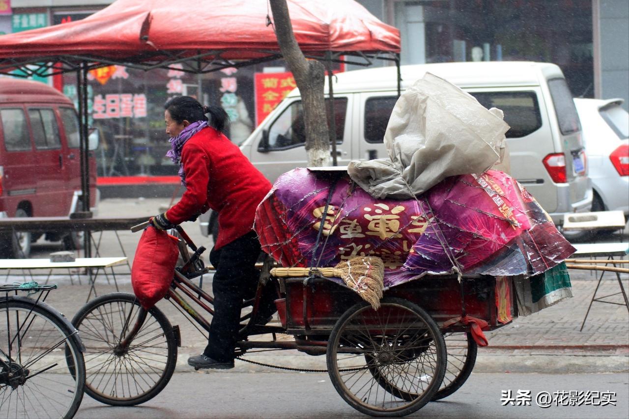 不真实的95后摆摊,95后小成本摆摊