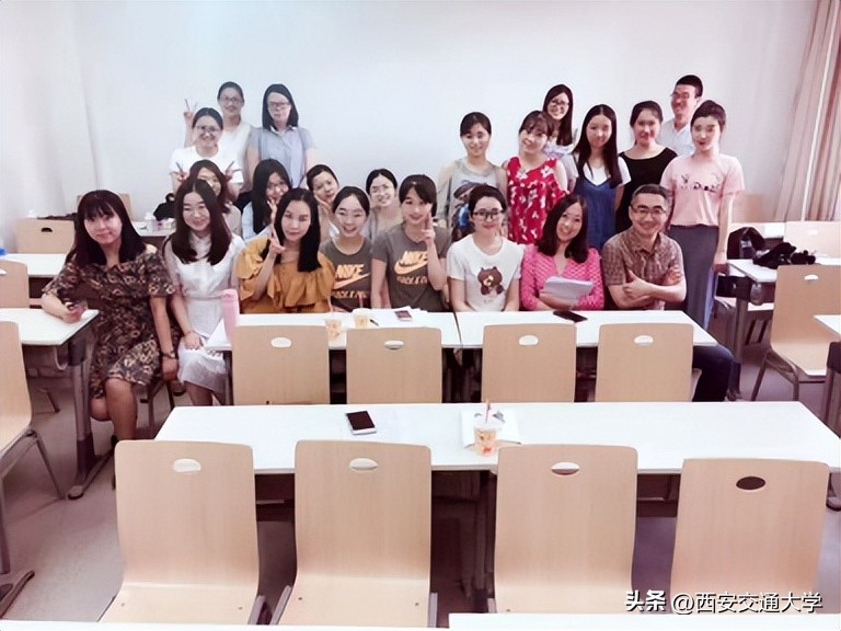 “我最喜爱的老师”徐婧：以尊重和爱教授“学以成人​