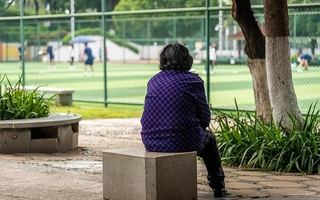 朋友女儿要结婚,朋友女儿结婚后告诉我还要送礼吗