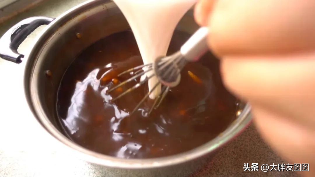 如何在家做出滑爽的马蹄糕？做法和配方都给你，特别简单