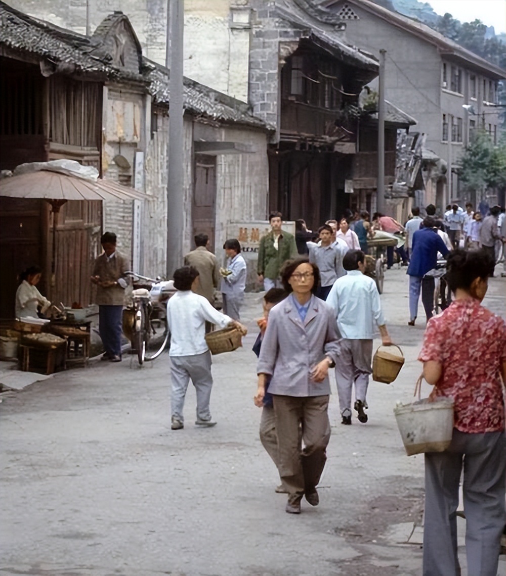 1997年,重庆被设为中央直辖市,*小平邓**为何要将四川省“分家”?