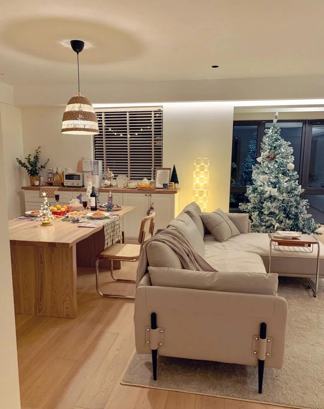 女子晒自家装修让人哭笑不得,女子晒出装修了一半的房子