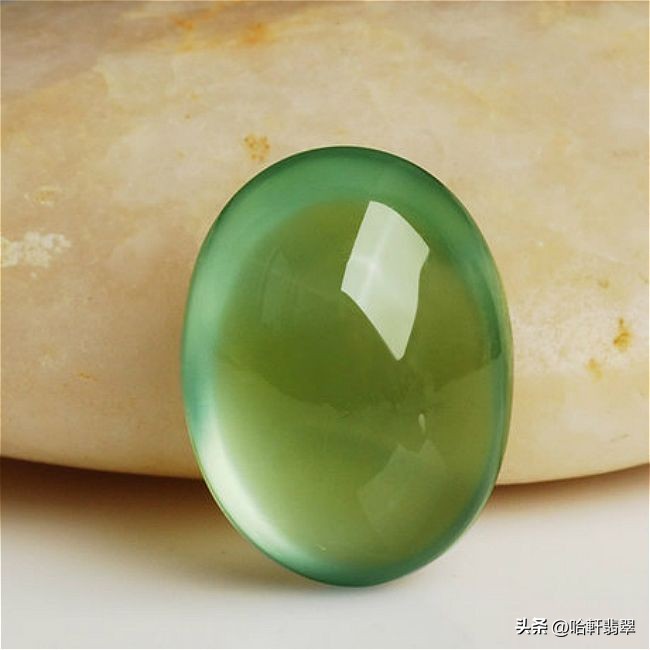 在缅甸花1200买到一个翡翠冒牌货,在云南花六万买翡翠手镯