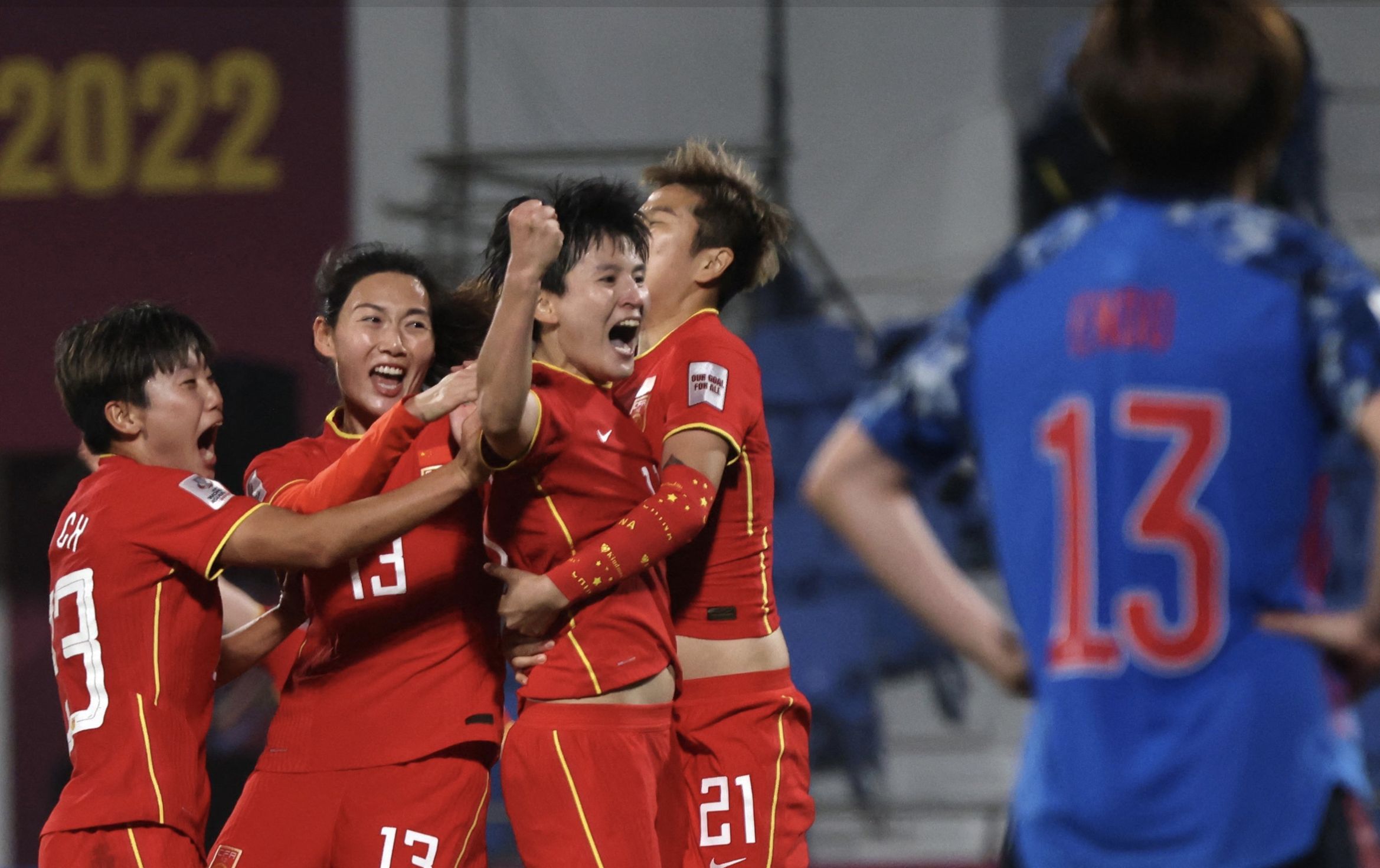 王霜四比三力克韩国队,中国女足高光时刻王霜