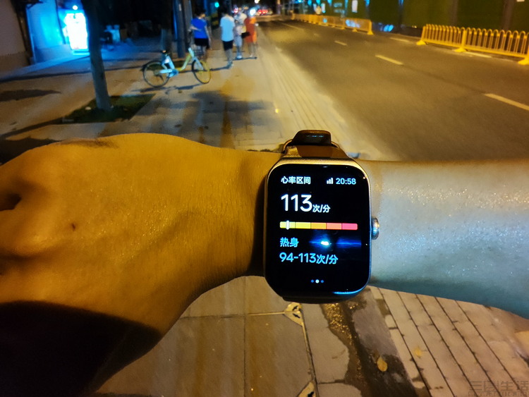 智能手环哪个值得购买,百元带nfc智能手环推荐