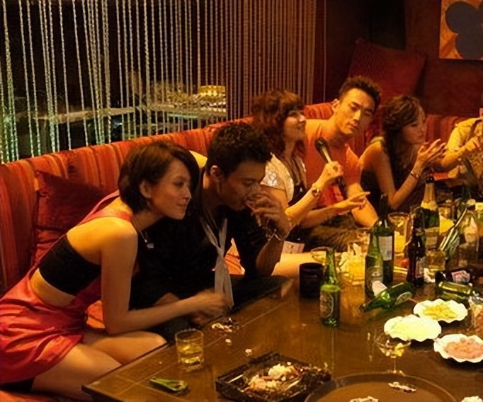 ktv陪人喝酒的女孩工资怎么样,ktv陪人喝酒的女孩收入