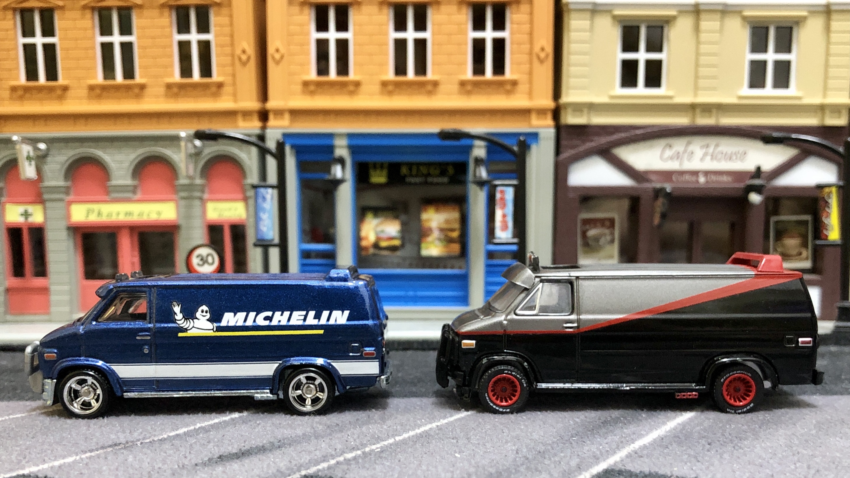 绿光电影车，天龙特工队GMC大面包Vandura