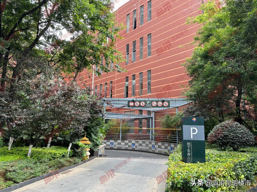 同样是背靠大型城市商圈,这个小区却算不上贵?