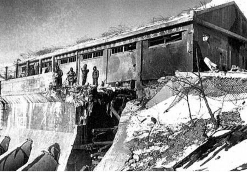 水门桥和狙击手哪个火,如何评价狙击手和水门桥