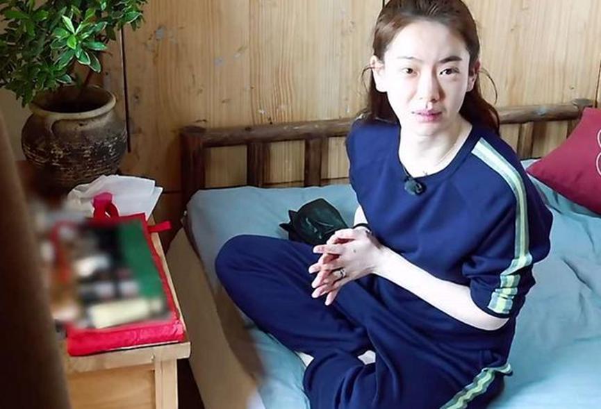 明星也逃不开的容貌焦虑：女星卸妆前后对比，自信的人才最美丽