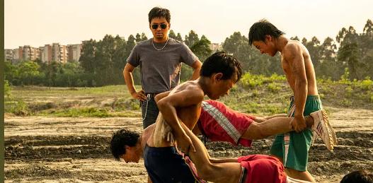 偷窥电影片段,偷窃案件电影片段